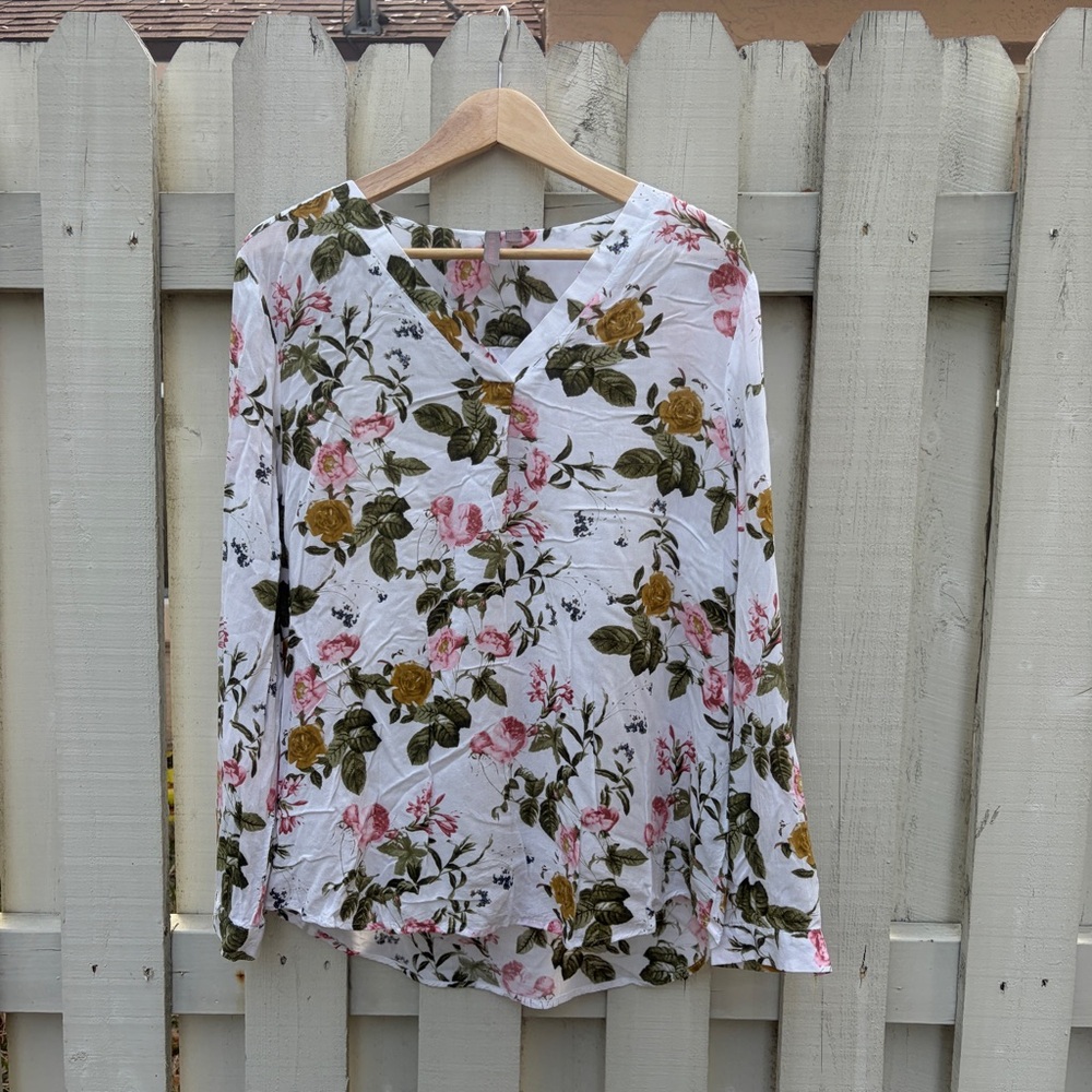 Women's White Floral V-Neck Long Sleeve Blouse